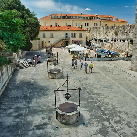 Paradise Premium * Zara